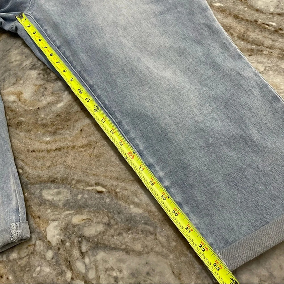 Soft Surroundings The Ultimate Denim Pull-On Crop Jeans in everwash straight leg - Picture 8 of 15